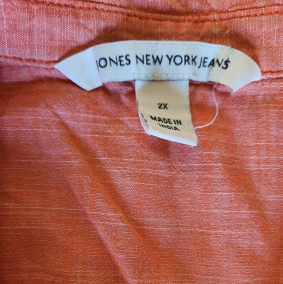 100% cotton 2x Button Down Blouse - Picture 3 of 10